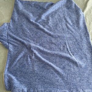 Reversable Throw Blue Heathered Top